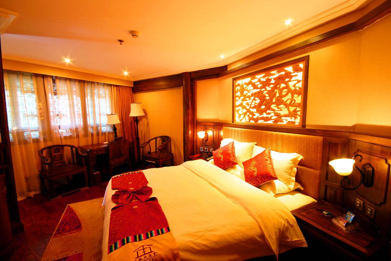 Lijiang Jinfu Hotel Exteriör bild