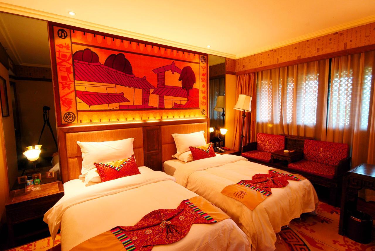 Lijiang Jinfu Hotel Exteriör bild
