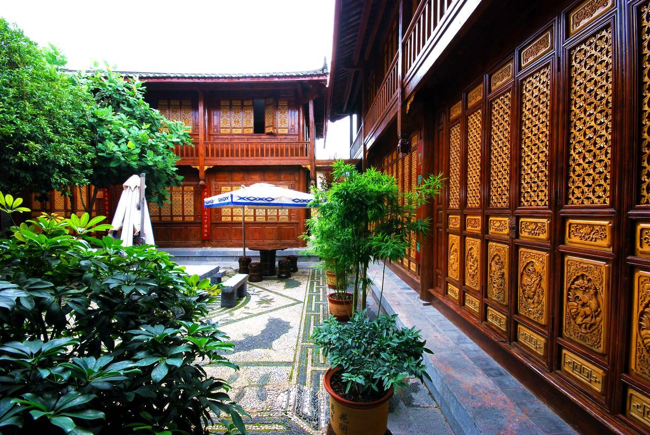 Lijiang Jinfu Hotel Exteriör bild