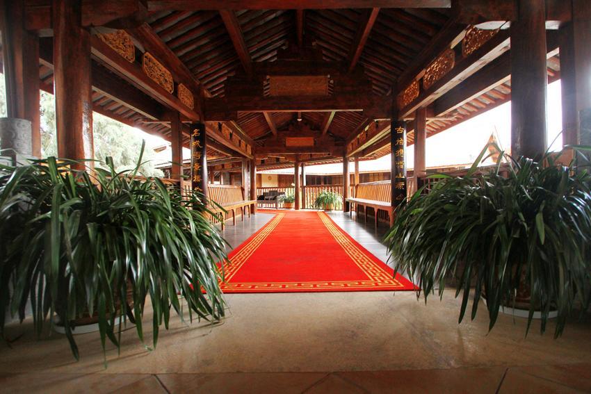 Lijiang Jinfu Hotel Exteriör bild