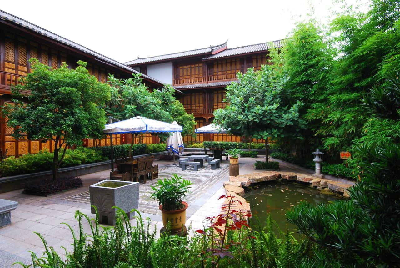 Lijiang Jinfu Hotel Exteriör bild
