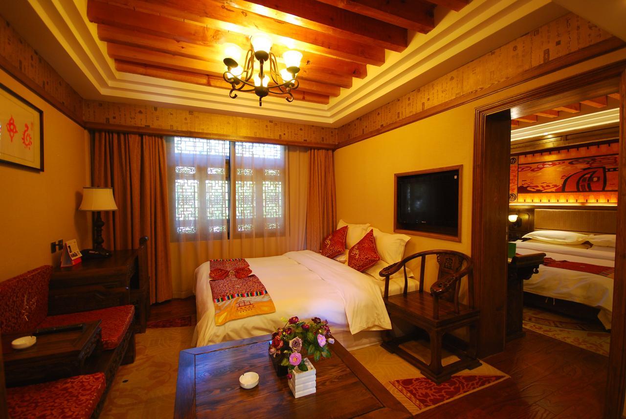 Lijiang Jinfu Hotel Exteriör bild