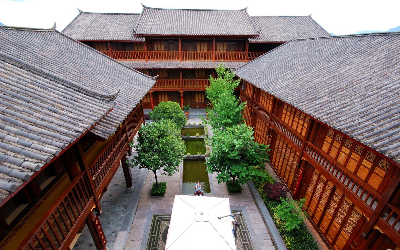 Lijiang Jinfu Hotel Exteriör bild