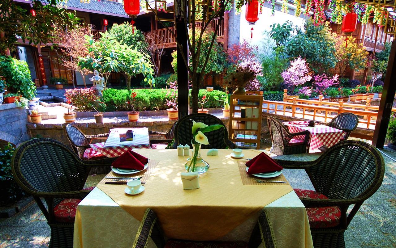 Lijiang Jinfu Hotel Exteriör bild