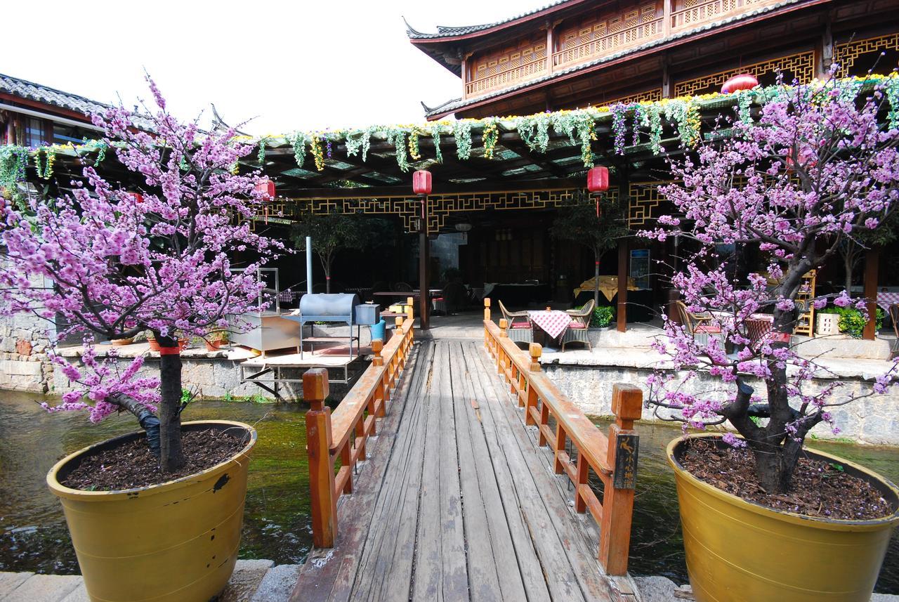 Lijiang Jinfu Hotel Exteriör bild