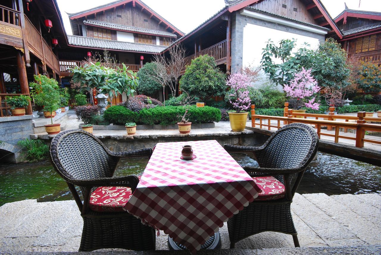 Lijiang Jinfu Hotel Exteriör bild
