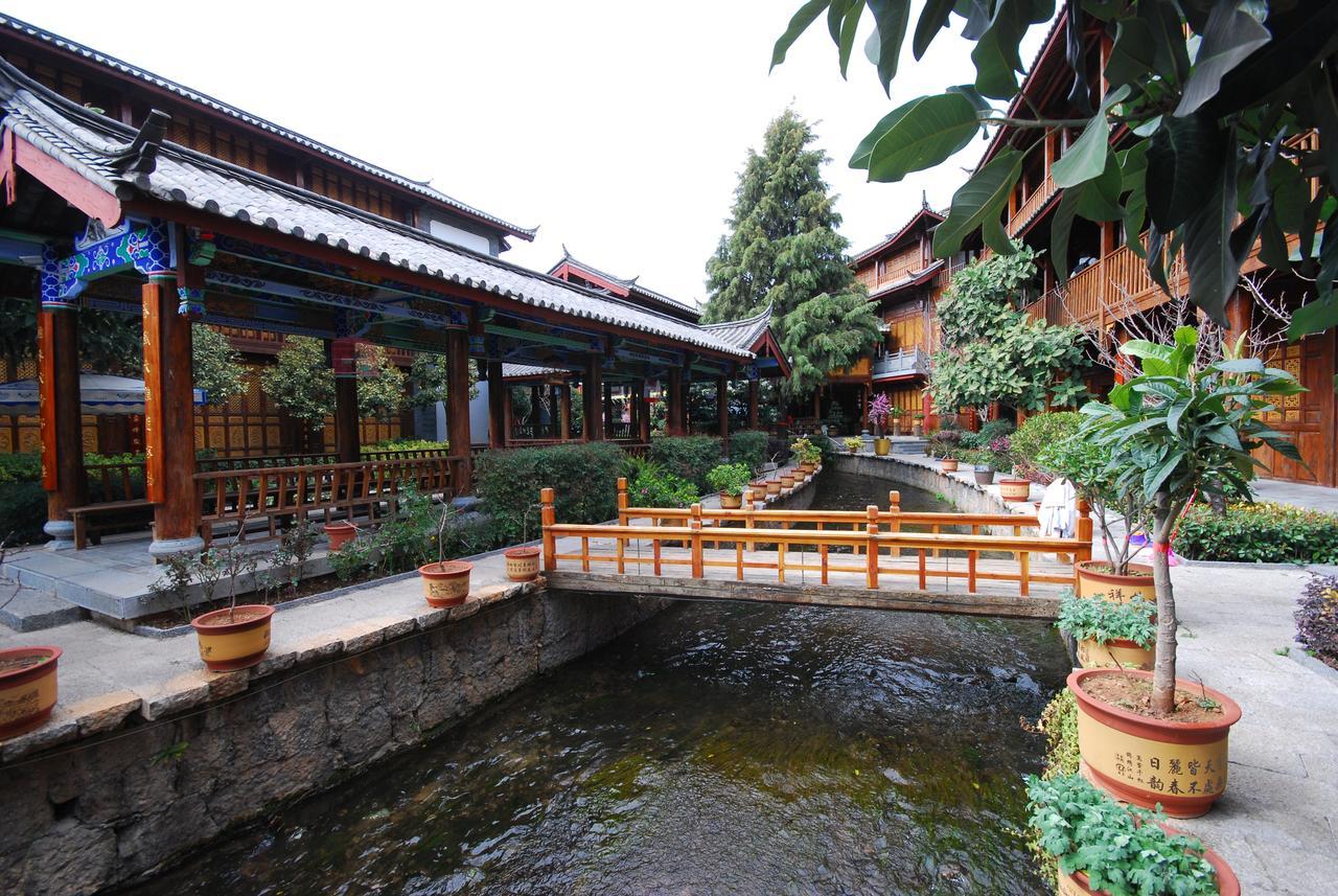 Lijiang Jinfu Hotel Exteriör bild