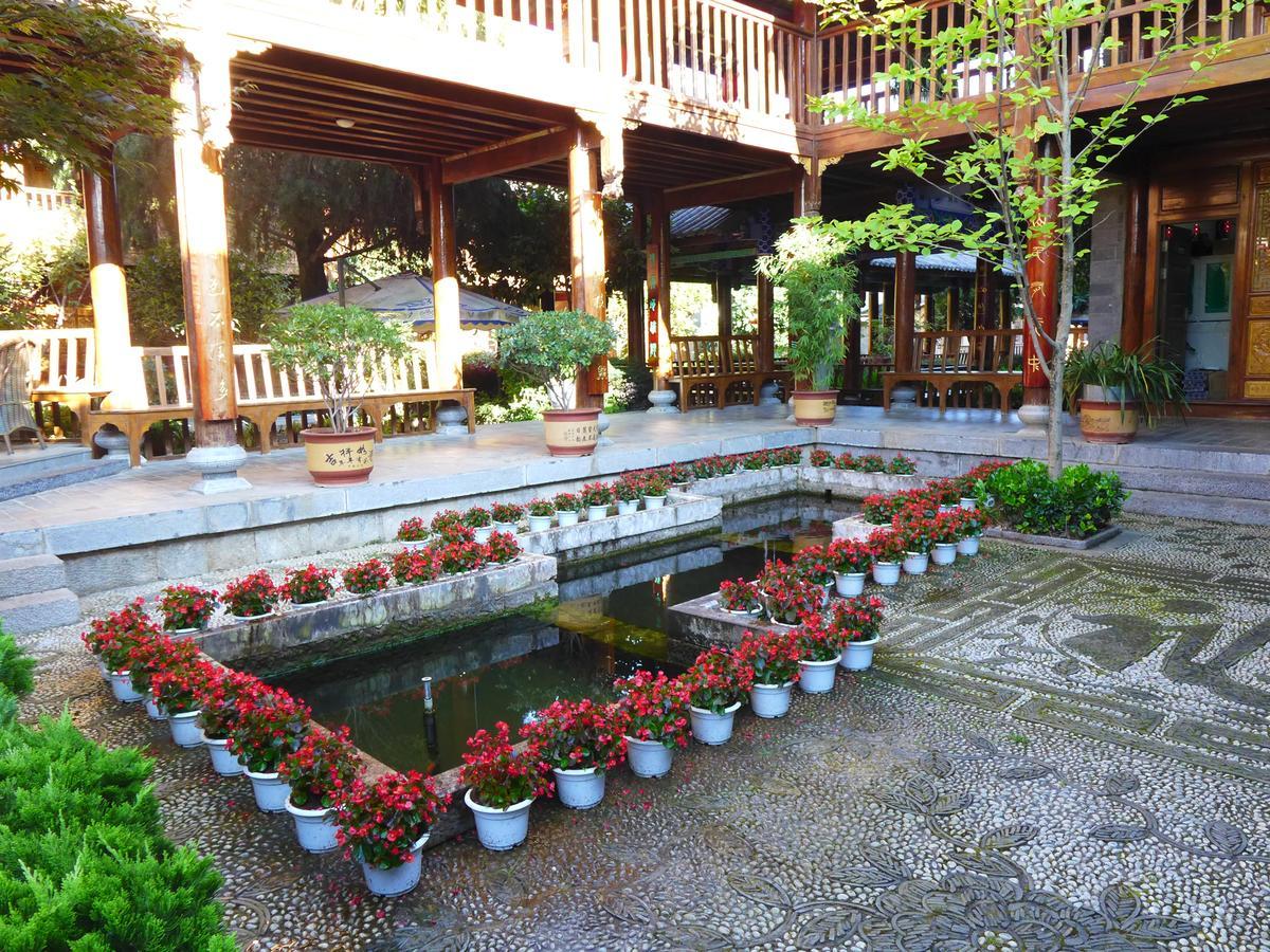 Lijiang Jinfu Hotel Exteriör bild