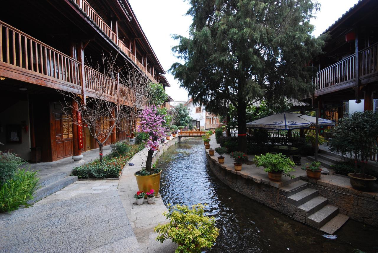 Lijiang Jinfu Hotel Exteriör bild