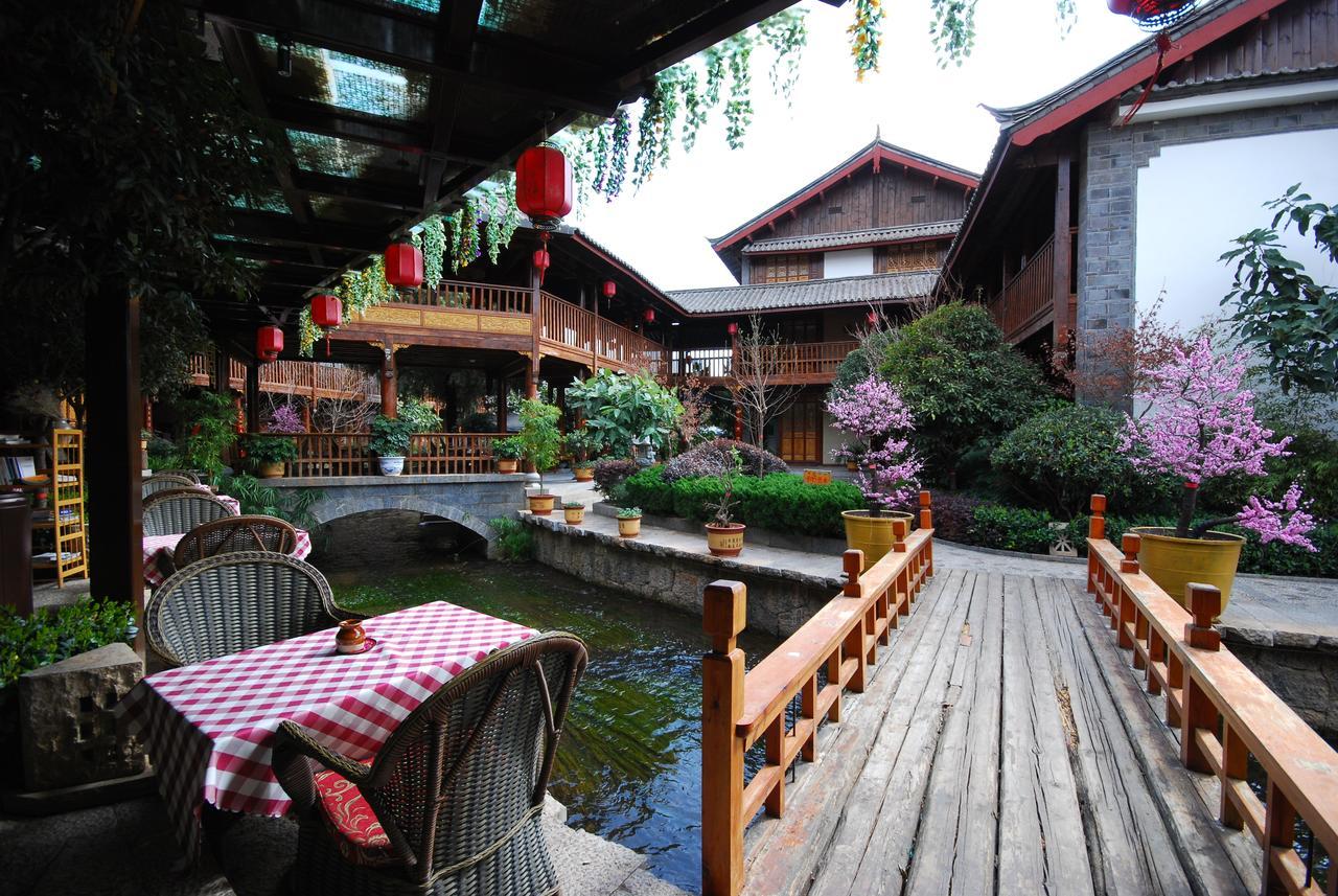 Lijiang Jinfu Hotel Exteriör bild